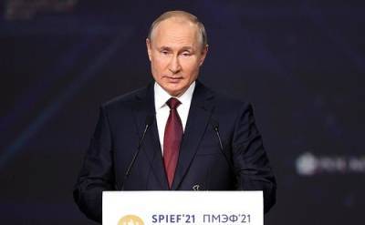 Путин поручил правительству оперативно проработать вопрос об организации платной вакцинации от ковида в России для иностранцев