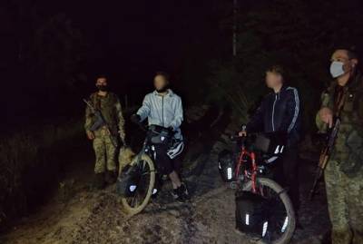 Немецкие велосипедисты нарушили границу Украины - думали, они все еще в ЕС