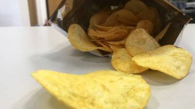Никаких чипсов: эксперты рассказали, что нужно есть перед экзаменом