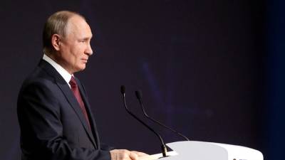 Владимир Путин - Путин заявил, что льготную ипотеку смогут взять семьи с одним ребенком - vm.ru