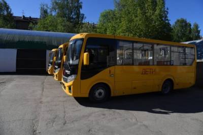 Спортивные школы Коми получили три автобуса