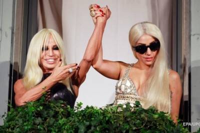 Versace и Леди Гага выпустили совместную коллекцию