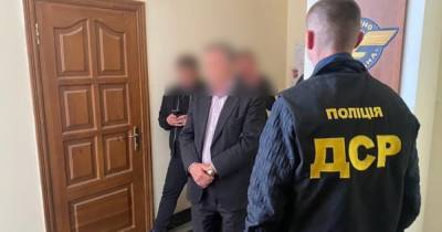 На Сумщине на взятке в 5 тысяч долларов задержали чиновника "Укрзализныци"