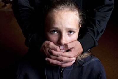 Ґвалтував 13-річну падчерку: на Одещині засудили 19-річного педофіла