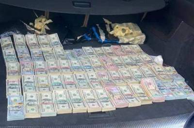 Прокуратура задержала «смотрящего» за волынской таможней с $ 700 тысячами в багажнике