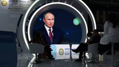 Путин объяснил затягивание регистрации «Спутника V» в ЕС борьбой за деньги