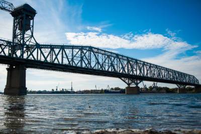 В Астрахани вновь разведут Старый мост