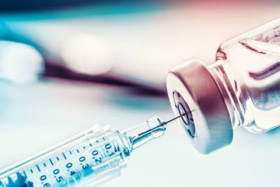 Вакциной «КовиВак» привьют еще почти четыре тысячи петербуржцев