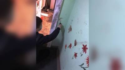 В Воронеже мужчина зарезал попросившую о помощи соседку
