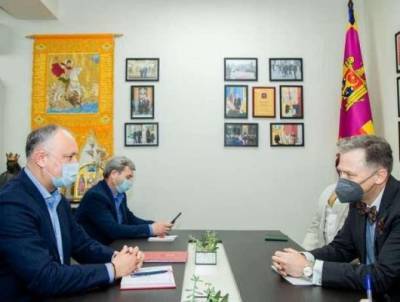 Додон — Госдепу США: Не пытайтесь управлять делами Молдавии