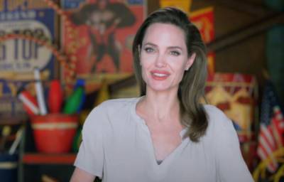 46-летняя Анджелина Джоли поразила трансформацией, как менялась актриса: "От кокетки до скромной дивы"