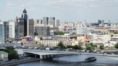 Подачу горячей воды возобновили почти в 15 процентах зданий в Москве