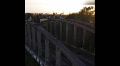 В честь дня велосипедистов перетебуржец скатился с Володарского моста