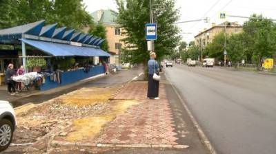 На остановке на улице Циолковского почти год нет павильона