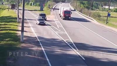 На Зеленогорском шоссе произошло ДТП с участием трёх автомобилей