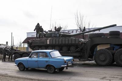 Киев стянул тяжелую технику к линии разграничения в Донбассе