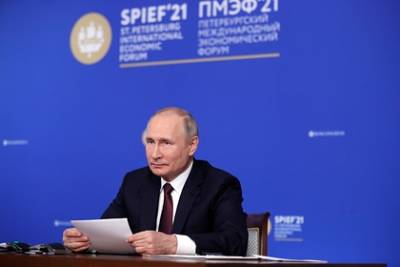 Путин пообещал помочь желающим вакцинироваться в России иностранцам