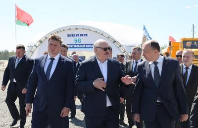 Лукашенко в Микашевичах: Санкций у нас не будет, а если будет – в нашу пользу
