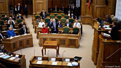Парламент Дании одобрил спорный закон о приеме беженцев