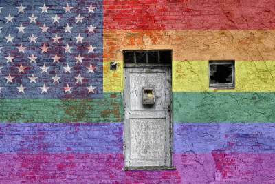 CNN: Пентагон не разрешил вывешивать флаг ЛГБТ над военными базами