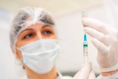 Стало известно, сколько доз вакцины от коронавируса утилизировали в Украине