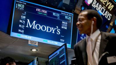 Moody's предупредило о рисках отключения России от Visa и MasterCard
