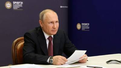 Путин уточнил планы России в отношении доллара