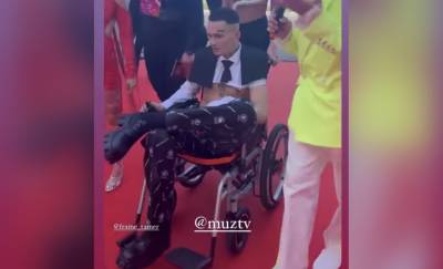 Артур Пирожков - Моргенштерн приехал на премию «Муз-ТВ» в инвалидной коляске - ufacitynews.ru