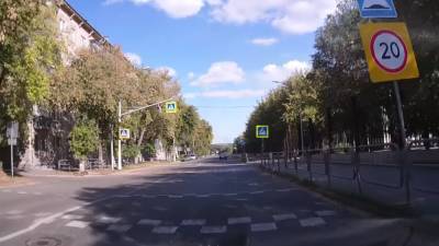 Водіям заново доведеться вчити ПДР: в Україні змінюють дорожні знаки, розмітку і показники - всі нововведення