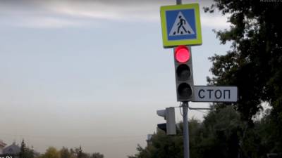 Водителям заново придется учить ПДР: в Украине меняют дорожные знаки, разметку и указатели - все новшества