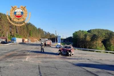 Жесткая авария: тягач ДАФ столкнулся с иномаркой в Карелии