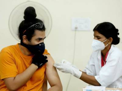 Власти Индии заказали 300 млн доз несертифицированной вакцины против COVID-19