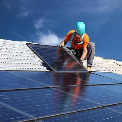 Правительство планирует сделать солнечные крыши обязательными