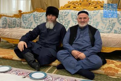Муфтий Чеченской Республики Салах-Хаджи Межиев посетил Устаза Шейха Исамудин Эфенди