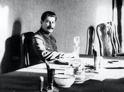 В каких апартаментах жил Сталин в Кремле