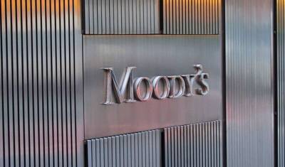Moody’s снизил рейтинг РФ, допустив ее отключение от SWIFT
