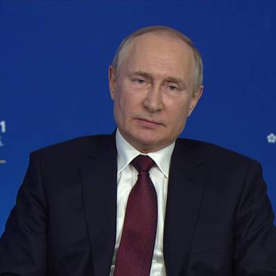 Путин назвал дискредитацию российской вакцины на Западе борьбой за деньги