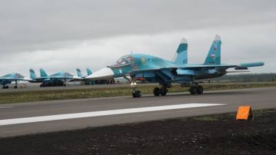 Эффектные кадры уничтожения целей истребителем Су-34 опубликовали в Сети