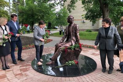 В Тамбове открыли памятник заслуженному учителю России Николаю Рябову
