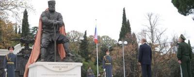 Владимир Путин побывал на открытии памятника императору Александру III