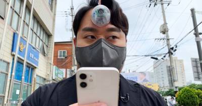 Корейский дизайнер создал "третий глаз", чтобы ходить, не отрываясь от смартфона