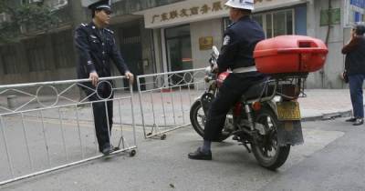 В Китае мужчина с ножом напал на прохожих, есть погибшие и раненые