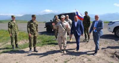 Копыркин побывал в местах размещения военных РФ в Сюнике и встретился с властями Гориса