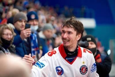 Российского шестикратного чемпиона мира по хоккею нашли мертвым