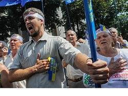 На Украине отказались считать русских коренным народом. Чем ответит Россия?