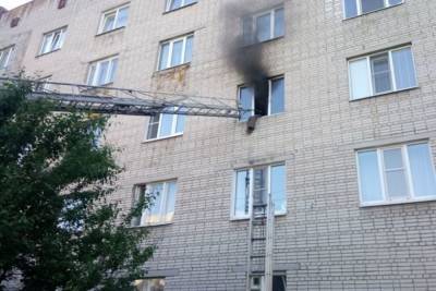 Во Владимире спасатели эвакуировали 40 человек при пожаре в общежитии