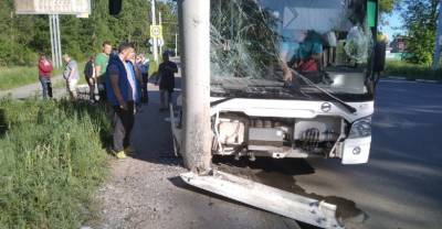Десять человек пострадали в результате ДТП с автобусом в Ярославле