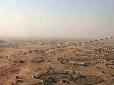 В Буркина-Фасо террористы сожгли целую деревню