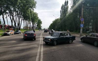 Иномарка и ВАЗ столкнулись на улице Московской в Липецке