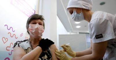 Глава Минздрава Мурашко: Коронавирусом заболевает менее 1% привитых